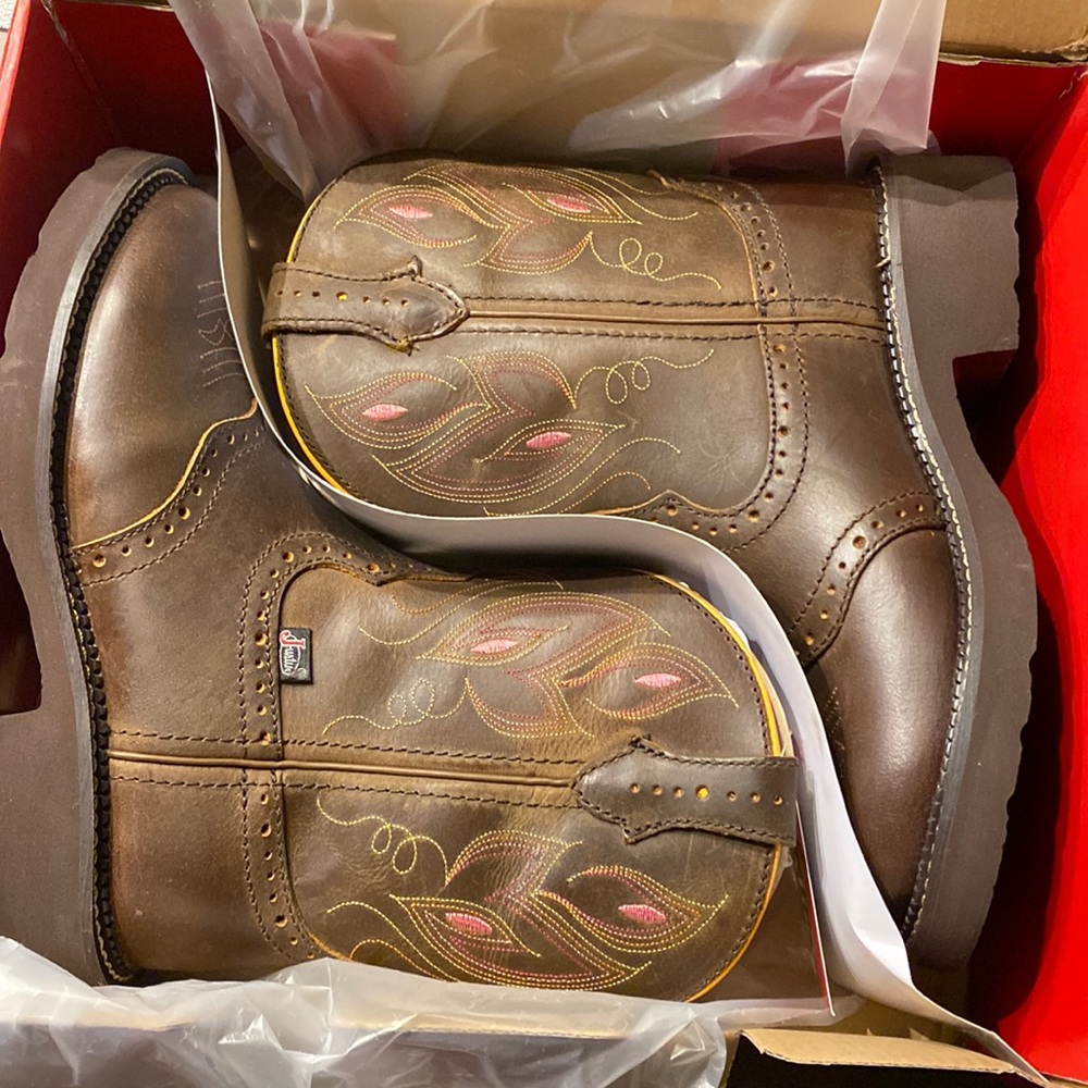 Justin Boots - Gemma 8” Western Women’s size 7.5